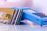 信用卡“退潮”：3年蒸发9200万张，有人逾期还款2天利息超1000元