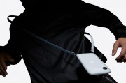 苹果iPhone 17系列官方斜挎挂绳上架：479元10色可选 再生材料打造
